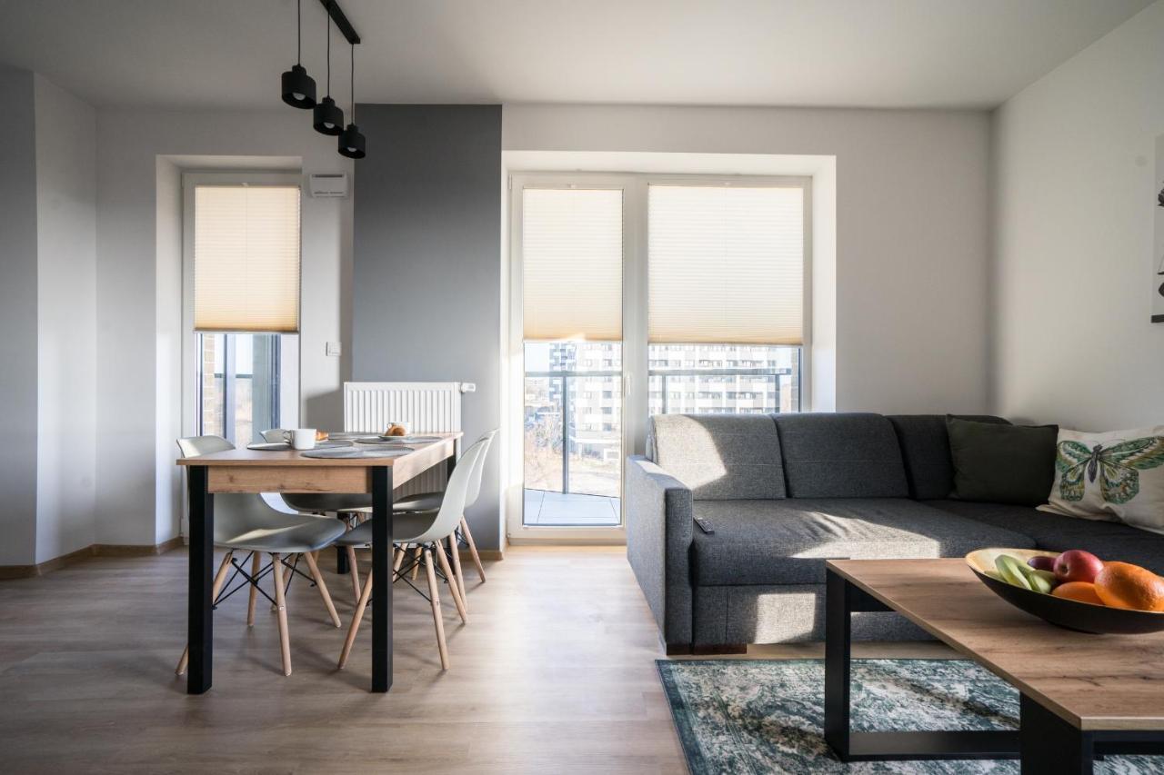 Bizapartments - Modern Flats With Parking Warsaw Luaran gambar