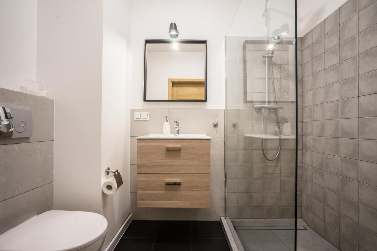 Bizapartments - Modern Flats With Parking Warsaw Luaran gambar