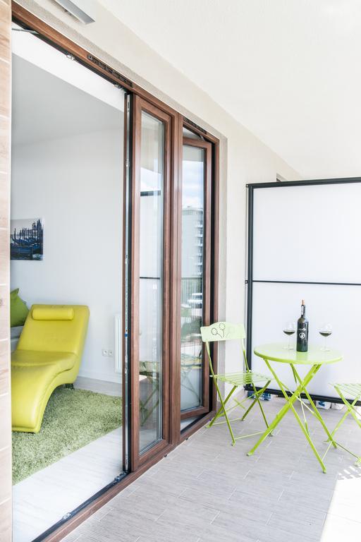 Bizapartments - Modern Flats With Parking Warsaw Bilik gambar
