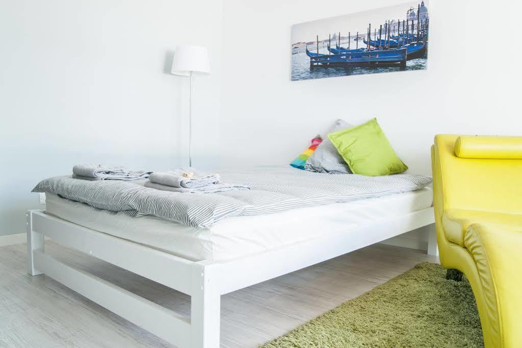 Bizapartments - Modern Flats With Parking Warsaw Luaran gambar